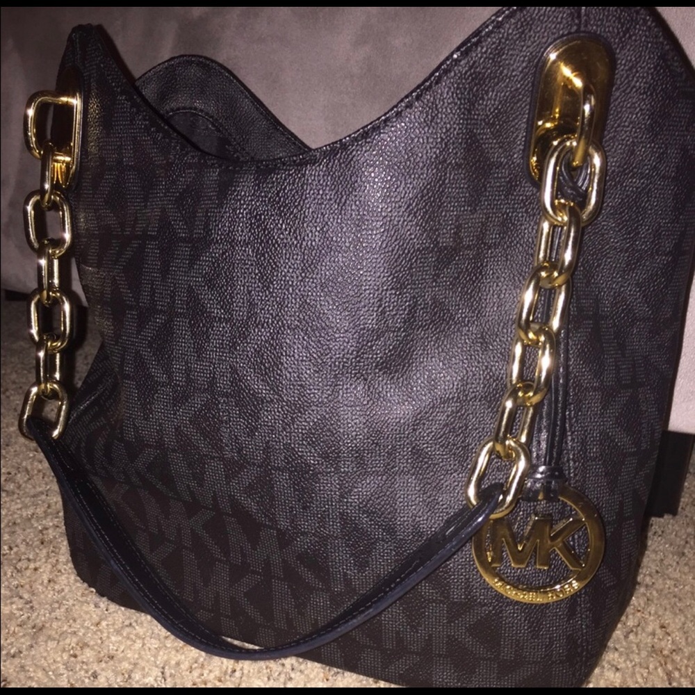 Authentic Michael Kors purse!